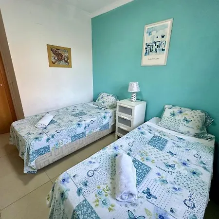 Casa Vinas - Tranquil Ground Floor Apartment, Lejlighed *